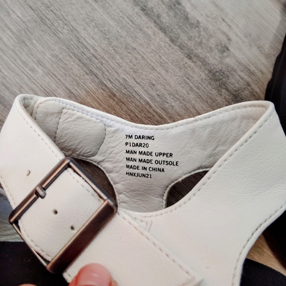 SINCERELY JULES Daring Chunky Lug Sole Vegan Flatforms Sandals Size 7 - Picture 4 of 5